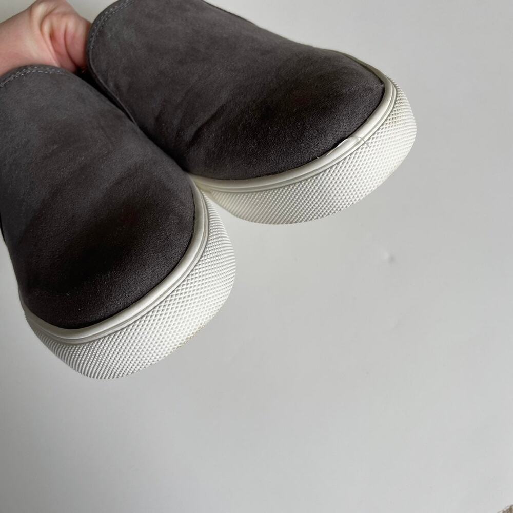 Steve Madden Grey Faux Suede Fleece Lined Slip On Zima Sneaker - Picture 2 of 7